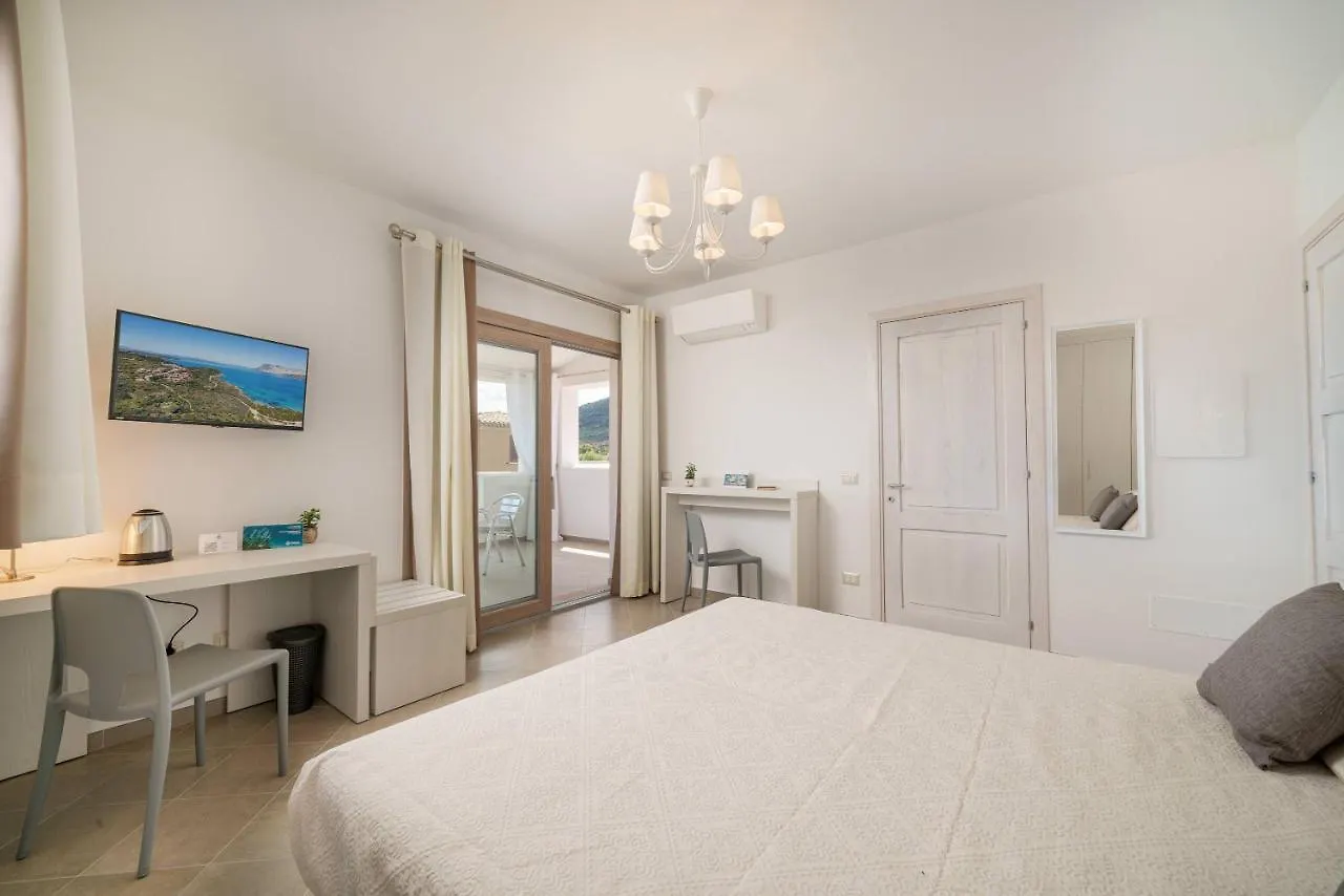 Residenza L'Alzoni Hotel San Teodoro  San Teodoro (Sardinia)