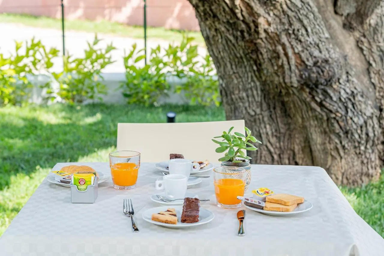 Residenza L'Alzoni Hotel San Teodoro  San Teodoro (Sardinia)