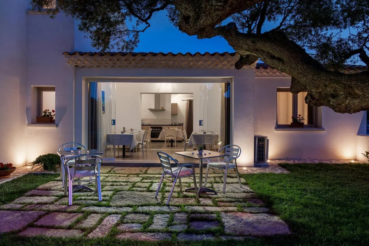 Residenza L'Alzoni Hotel San Teodoro  Gasthuis