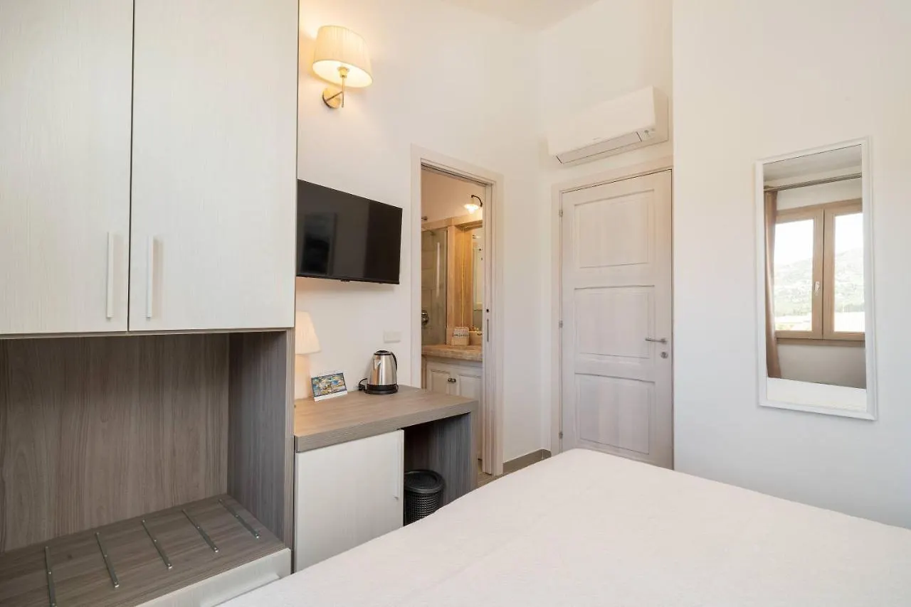 Residenza L'Alzoni Hotel San Teodoro  0*, San Teodoro (Sardinia) Italië