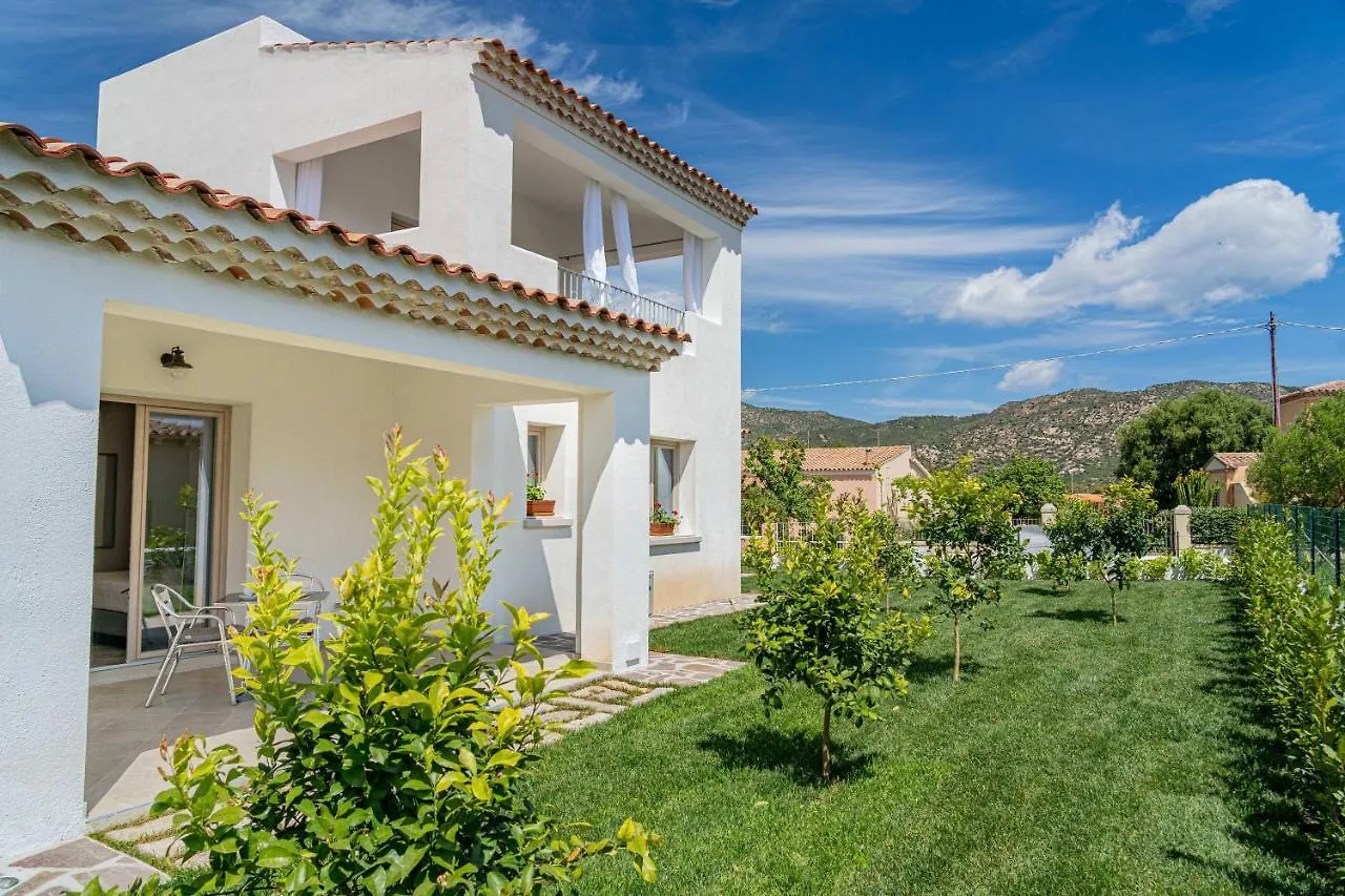 Residenza L'Alzoni Hotel San Teodoro