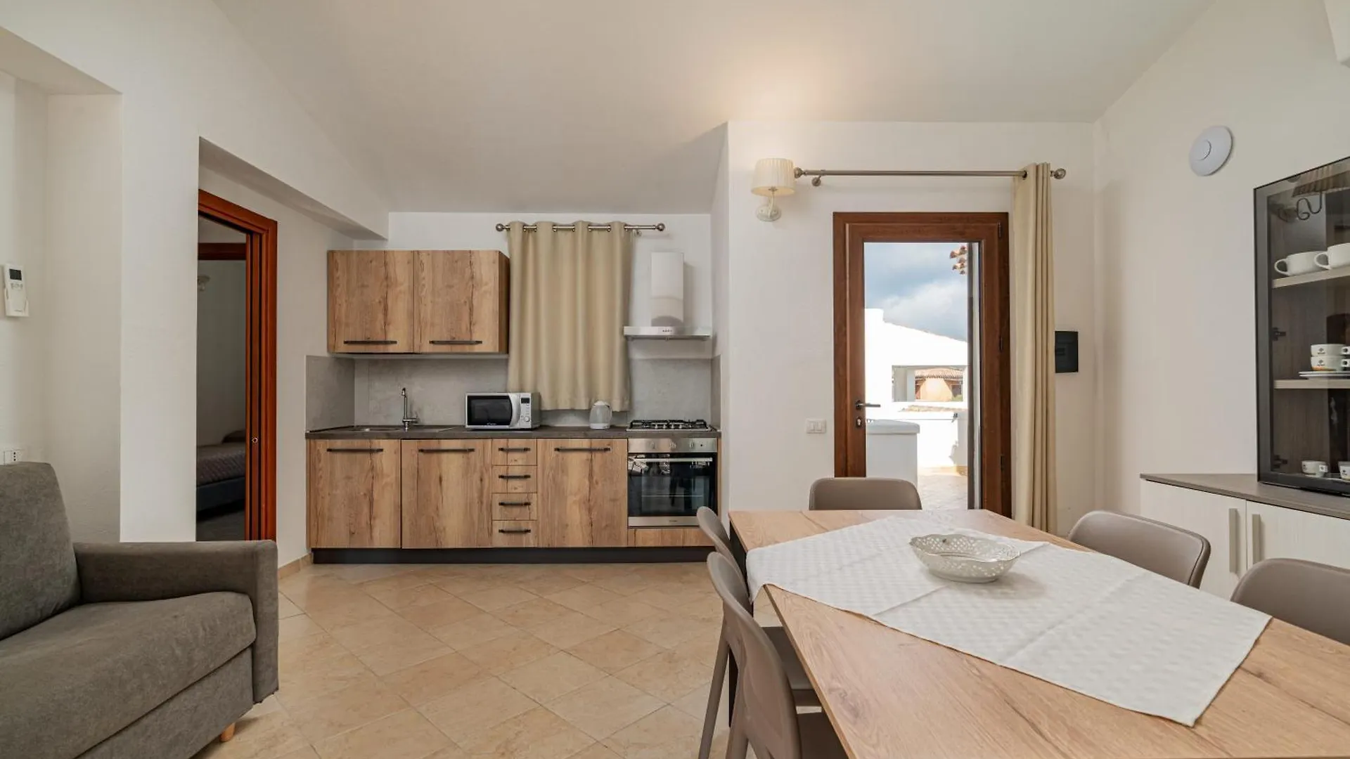 Residenza L'Alzoni Hotel San Teodoro
